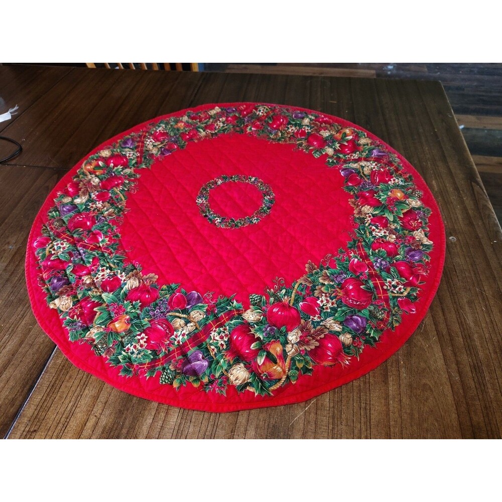 Vintage Christmas Quilted Round Table Cover Tree Skirt Wreath Holly 32"